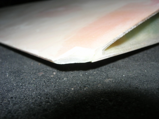 Broken edge of starboard aileron 2.